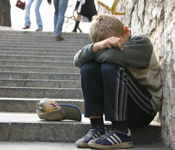 Открыта работа прямых информационно-консультативных телефонных линий по вопросам защиты прав и законных интересов несовершеннолетних.